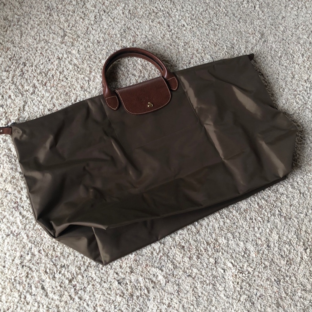 Longchamp XL khaki Le Pliage Weekender duffle